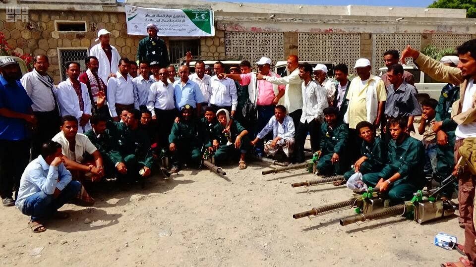 مركز الملك سلمان للإغاثة يختتم المرحلة الثانية من حملة الرش الضبابي في مديريتي حالمين وحبيل جبر في محافظة لحج