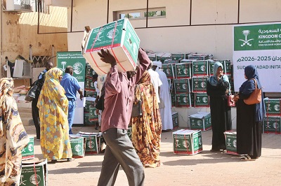 مركز الملك سلمان للإغاثة يوزّع 440 سلة غذائية في مركز السجانة بولاية الخرطوم