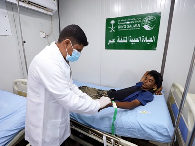 العيادات الطبية المتنقلة لمركز الملك سلمان للإغاثة في عبس تقدّم خدماتها العلاجية لـ(265) مستفيدًا خلال أسبوع 